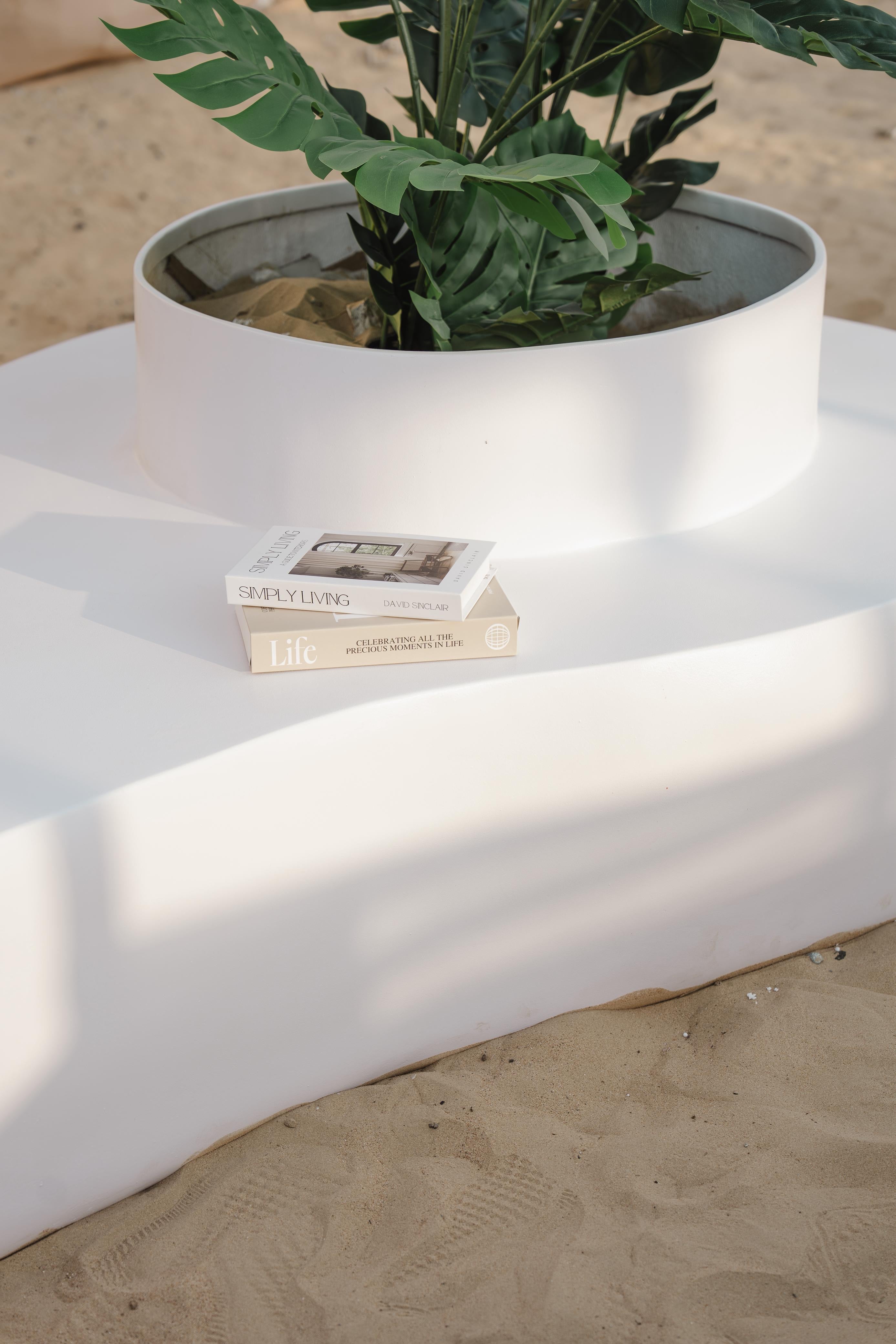 Avocado Planter Seater – Fiberglass Statement Planter